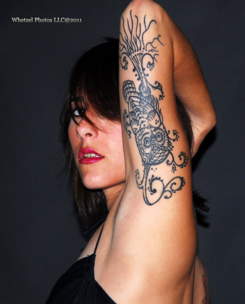 Female model photo shoot of TattooTankgirl