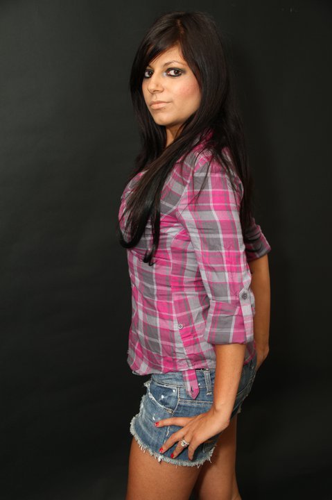 Female model photo shoot of krystle2011