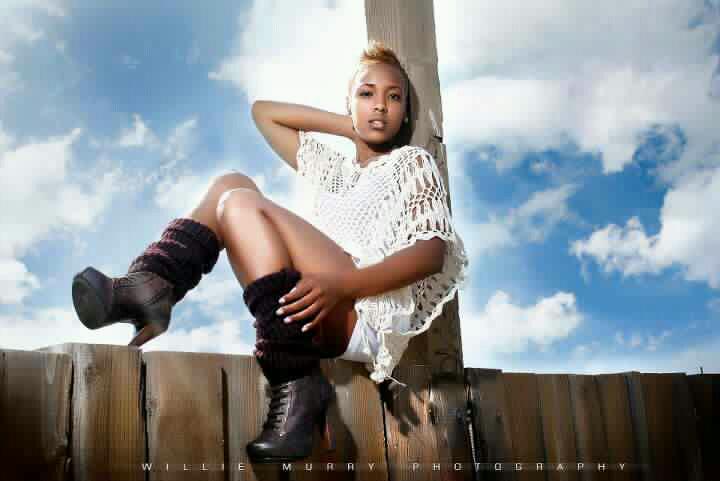 Female model photo shoot of Derenique Burt by WillieMurry Photography