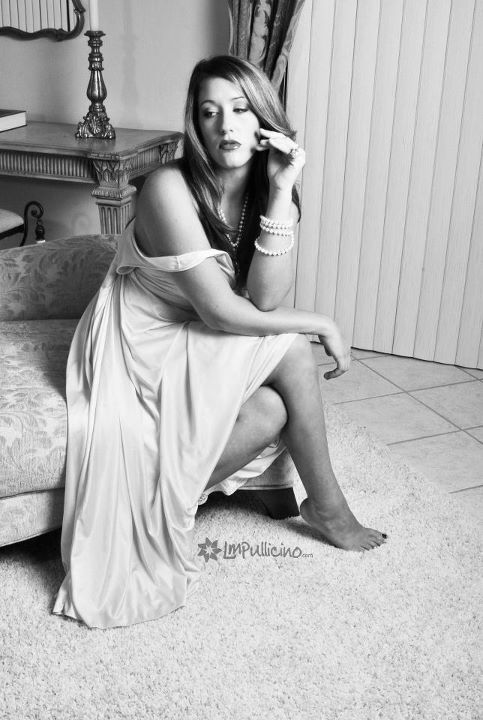 Female model photo shoot of Miss Kelsey Leigh 