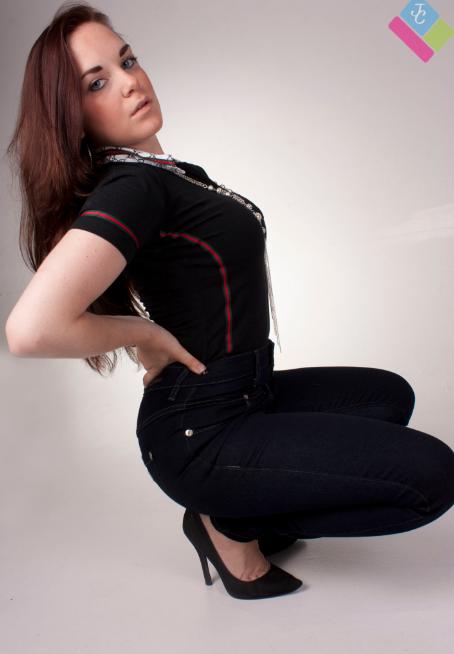 Female model photo shoot of xoxJessicaxox