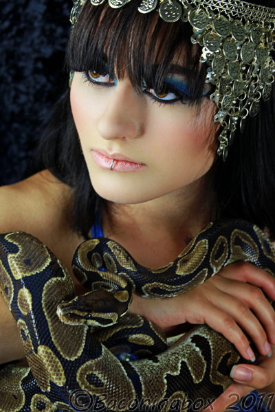 Female model photo shoot of Robyn Chari by Baconinabox