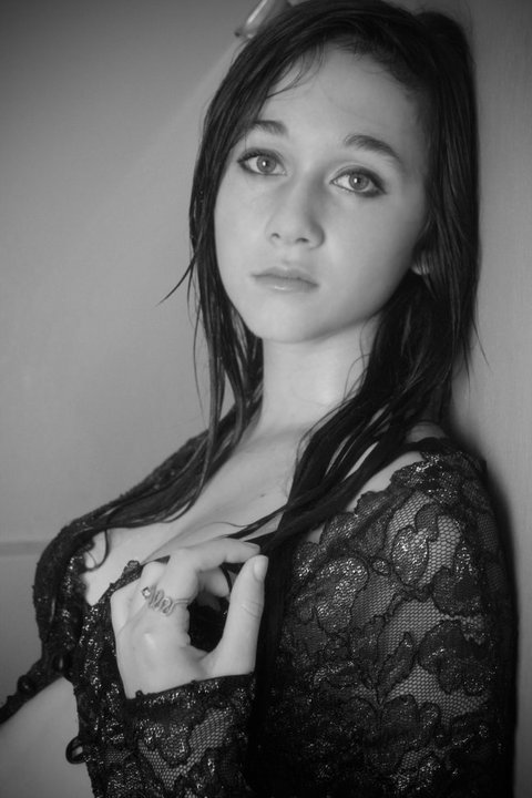 Female model photo shoot of Emily Ashton by SarahMiller-Photography in Eugene, OR