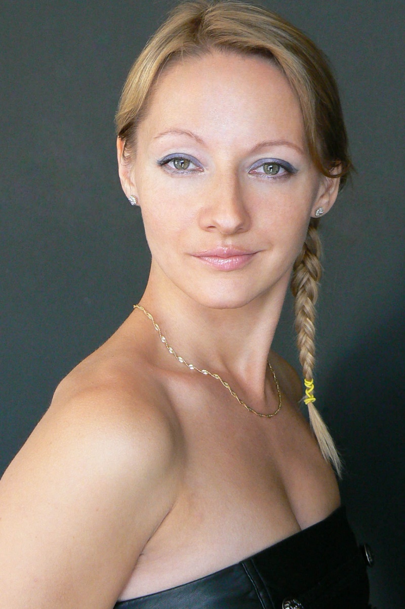 Female model photo shoot of katyb