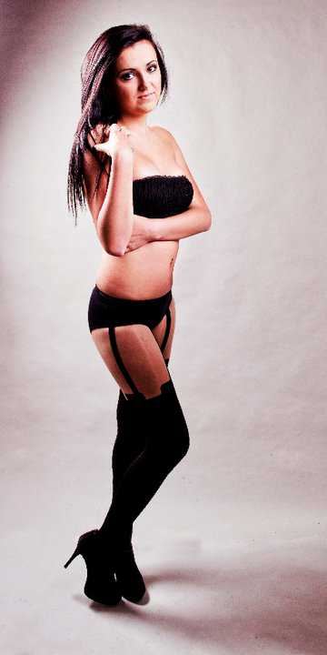 Female model photo shoot of laura-marieX