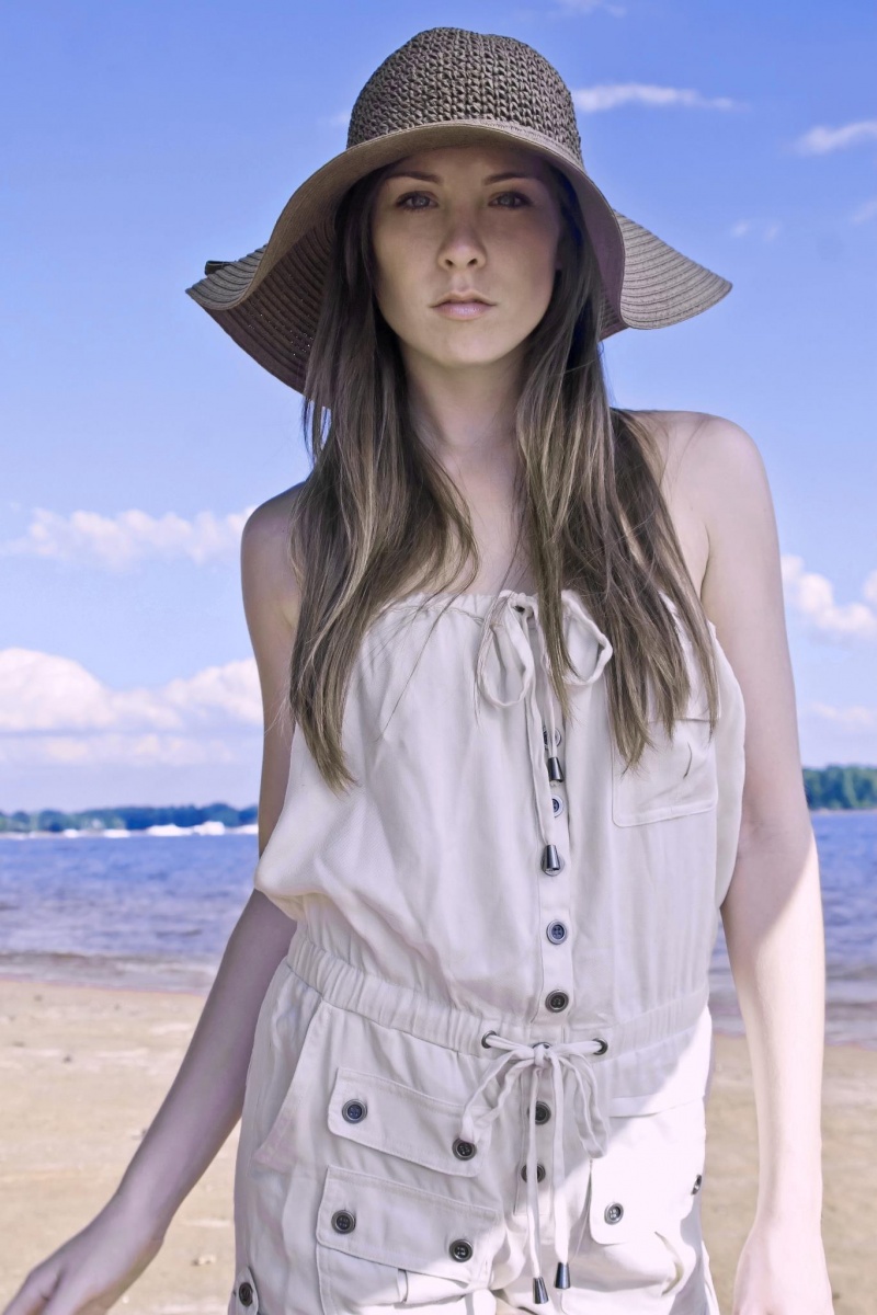 Female model photo shoot of Melissa Spencer