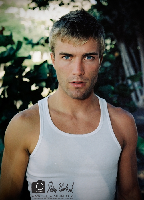 Male model photo shoot of Oskar Sternulf