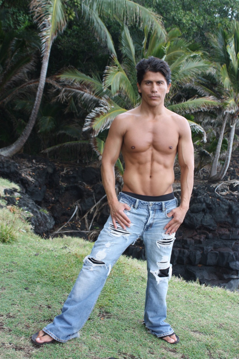 Male model photo shoot of Daniel H Diaz