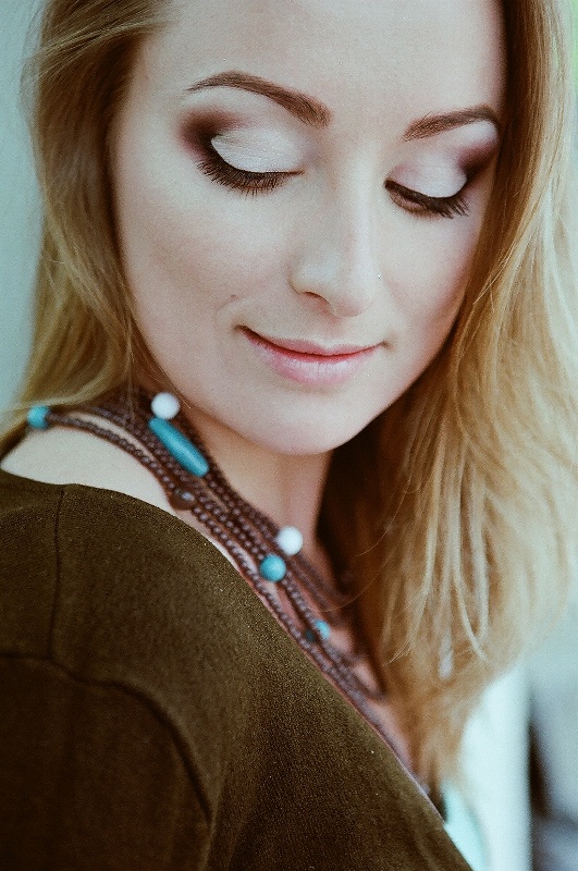 Female model photo shoot of Anastasia Makeup