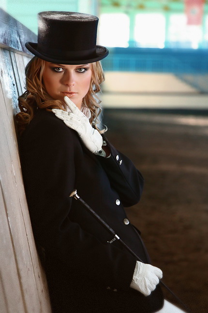 Female model photo shoot of Alesia Honey
