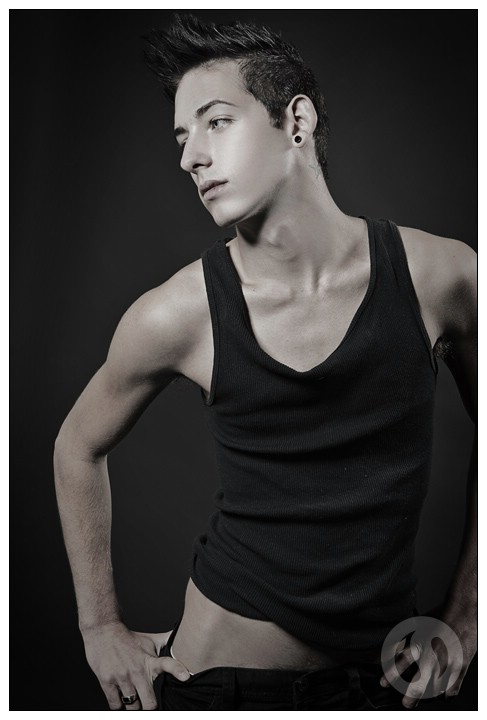 Male model photo shoot of jono drysdale