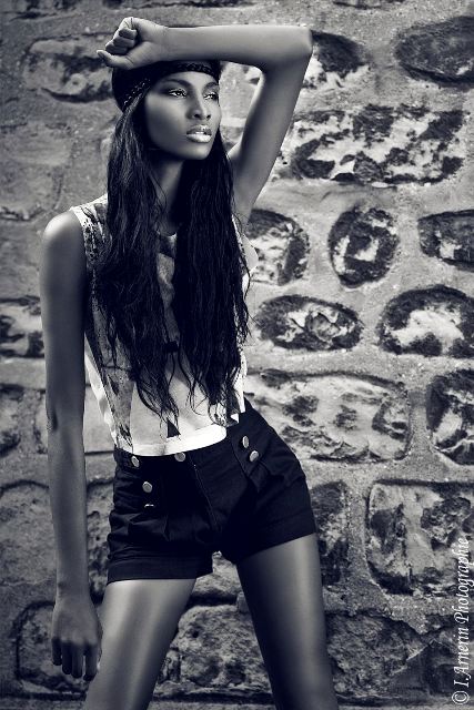 Female model photo shoot of Leonie Bah