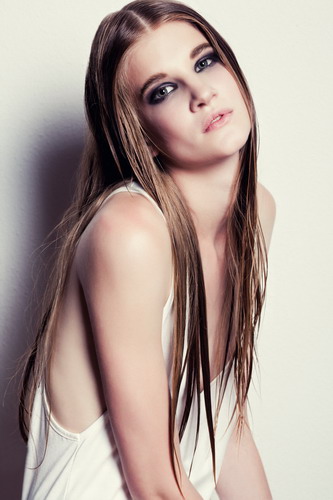 Female model photo shoot of Evi Torzsok