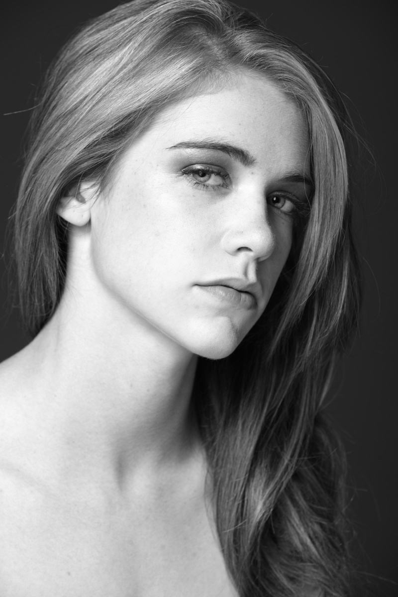 Female model photo shoot of Chelsie  Schmidt 