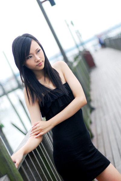 Female model photo shoot of Lynn Cai