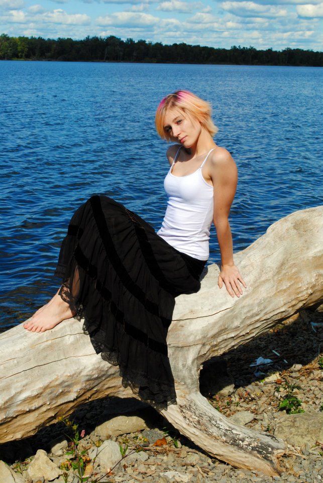 Female model photo shoot of jesska aubin