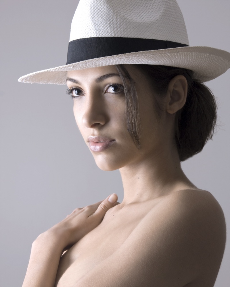 Female model photo shoot of Claudia Mode in Paris