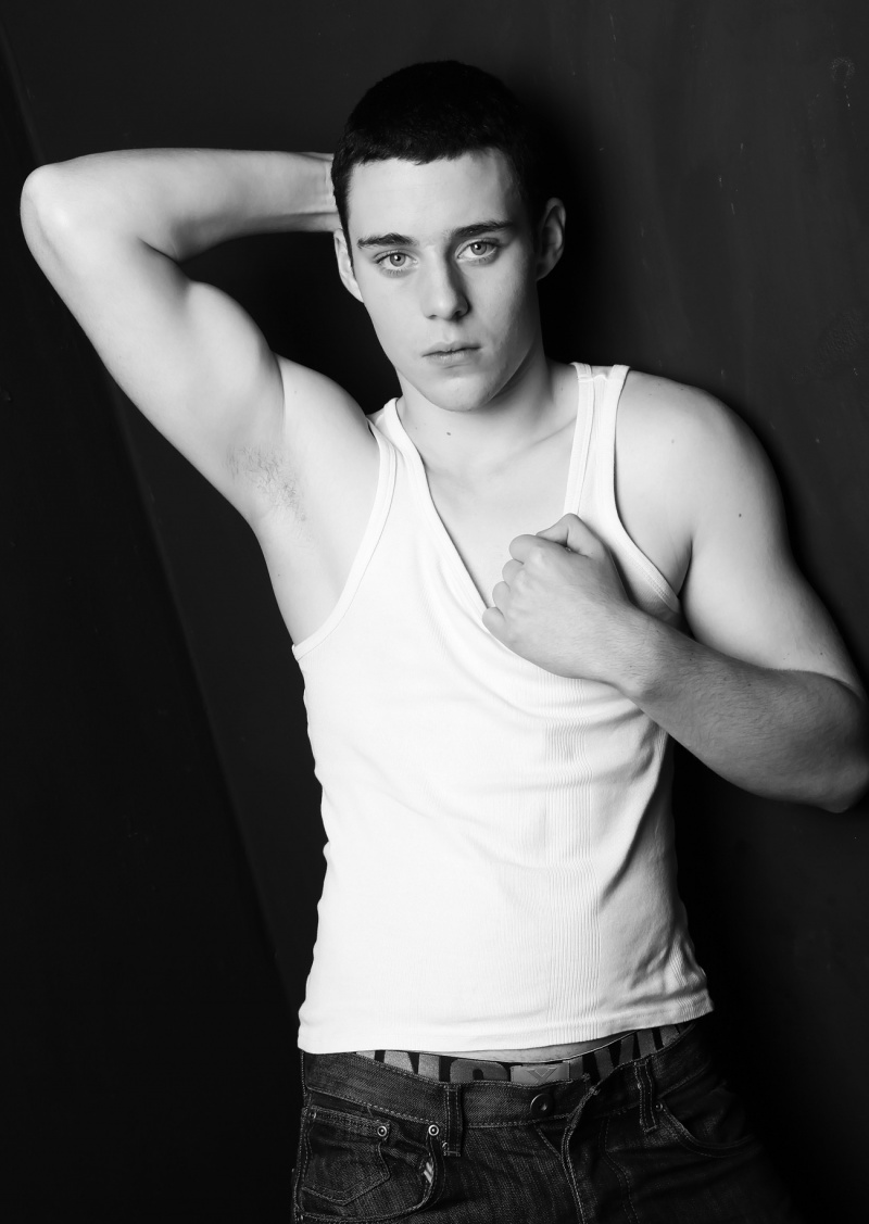 Male model photo shoot of Zac Harrison