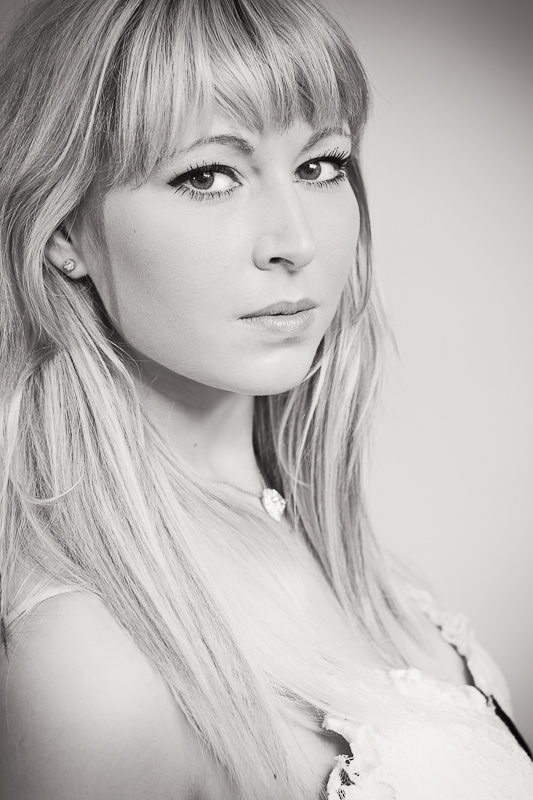 Female model photo shoot of Melissa Roberts