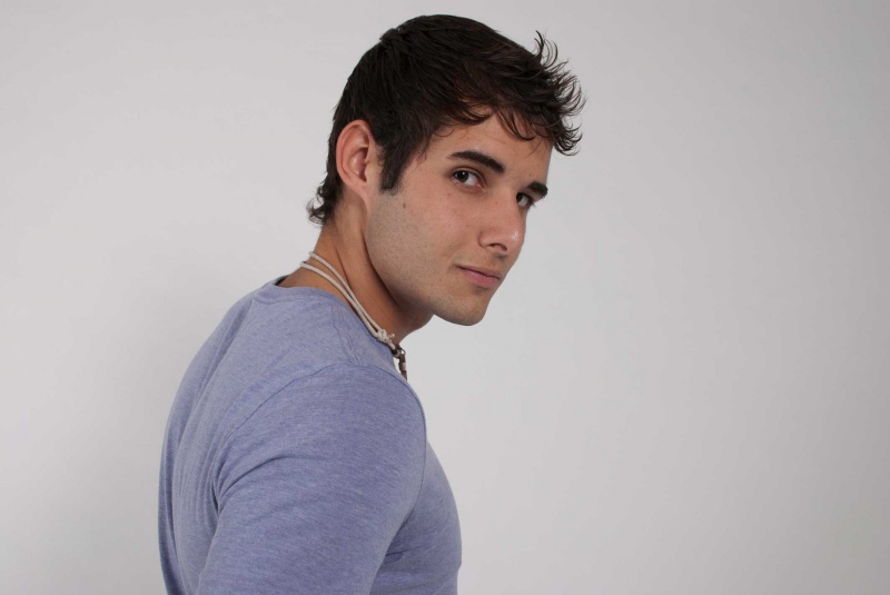 Male model photo shoot of Raul Serrano 