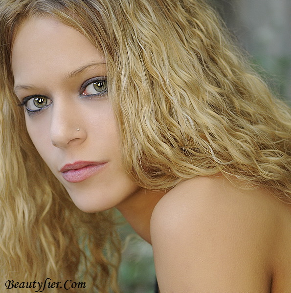 Female model photo shoot of Mandi Ashley Bowen by Beautyfier Photography