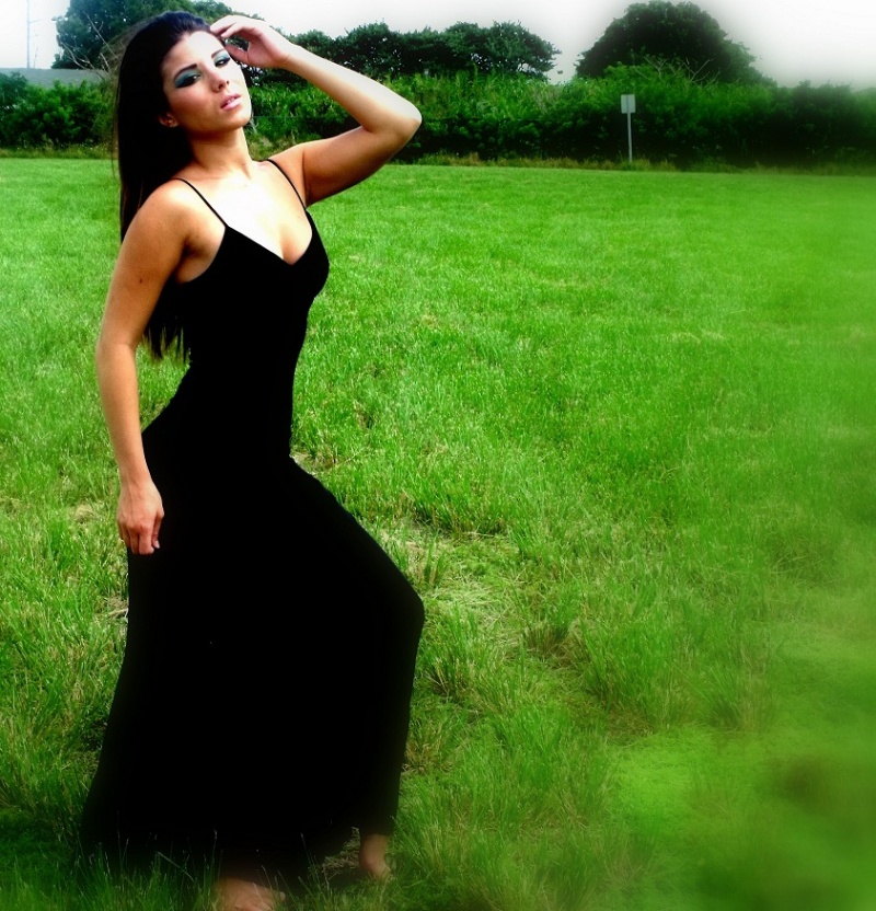 Female model photo shoot of yane gil