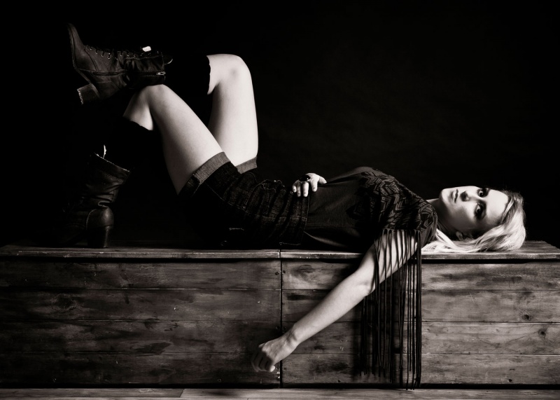 Female model photo shoot of Danielle Maule