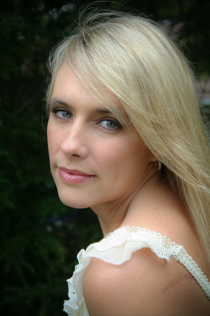 Female model photo shoot of Rachel Archer Photograp