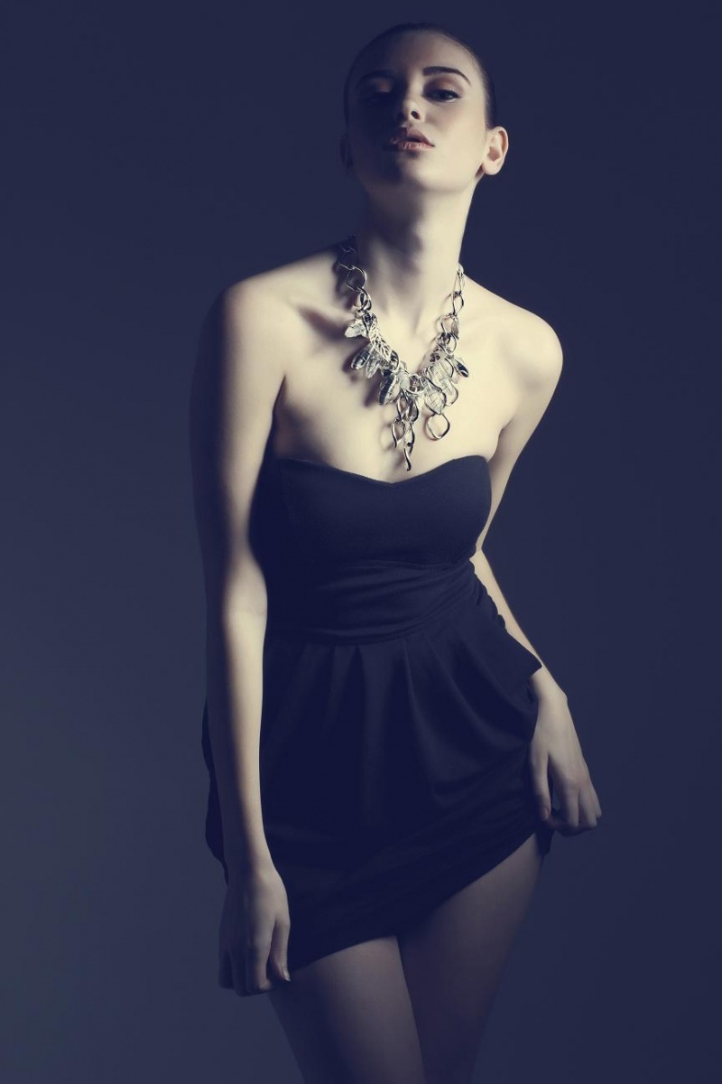 Female model photo shoot of Mia Jeray-MUA