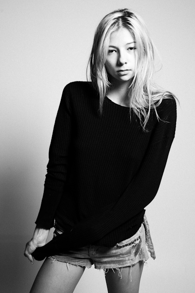 Female model photo shoot of Anastasia Popovich