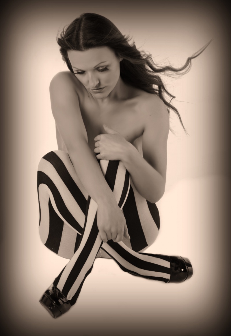 Female model photo shoot of imogen taylor