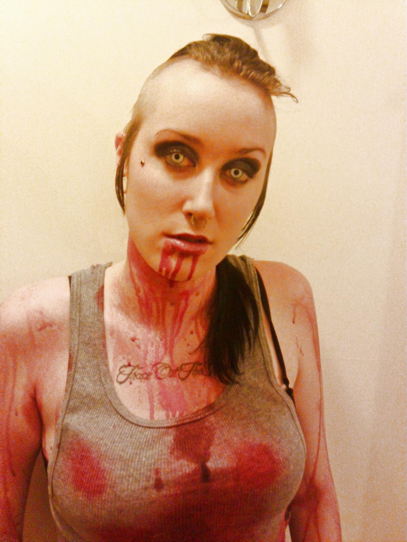 Female model photo shoot of Zombiegurl