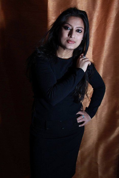 Female model photo shoot of Samia Islam
