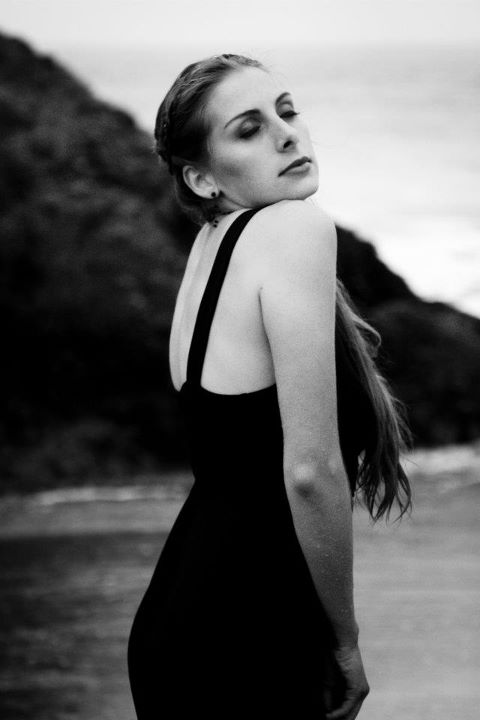 Female model photo shoot of Hannah Erickson