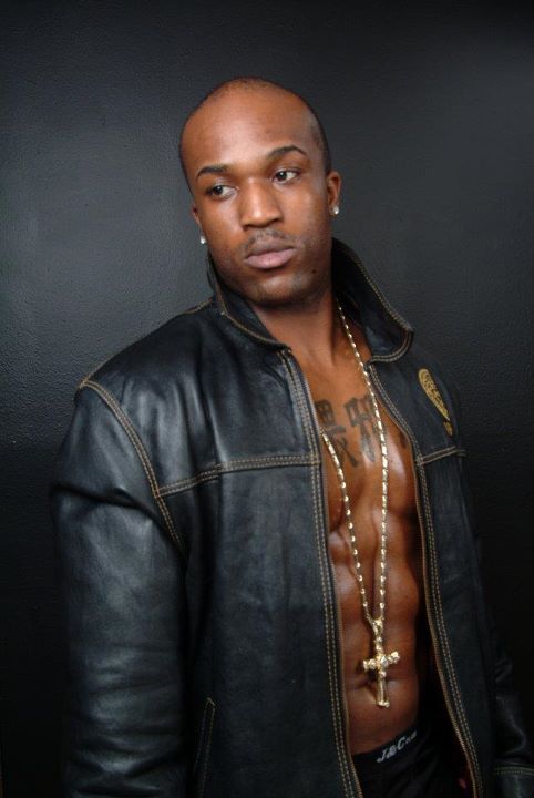 Male model photo shoot of Titus Bell