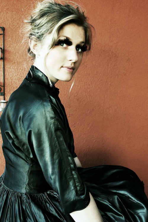 Female model photo shoot of Jennifer Trigg