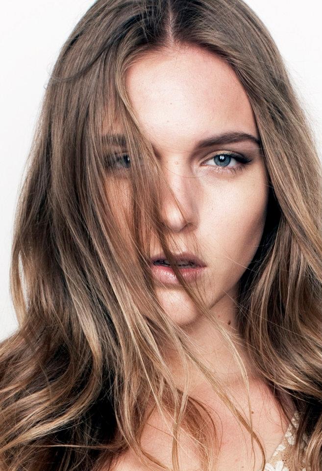 Female model photo shoot of Klara Illuzzi- MUA in sun studios sydney