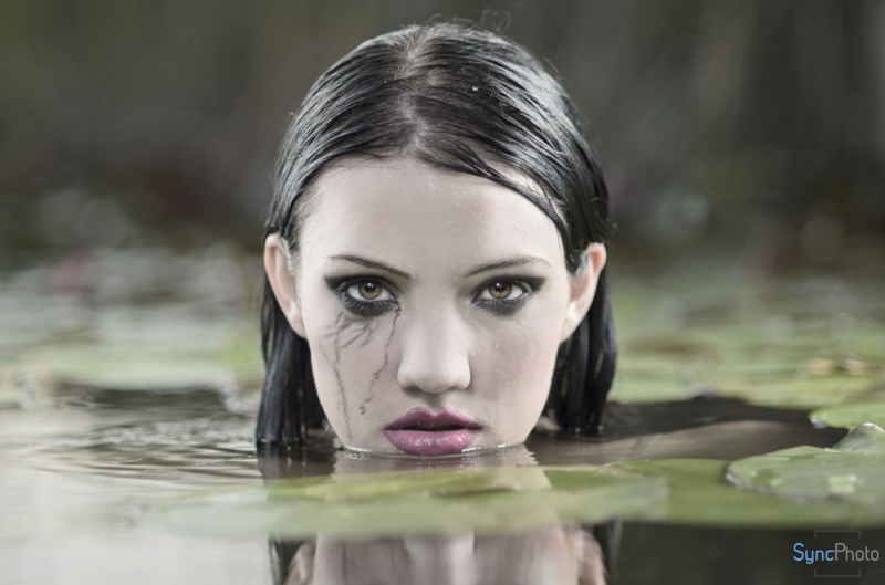 Female model photo shoot of Rowen Bellamy