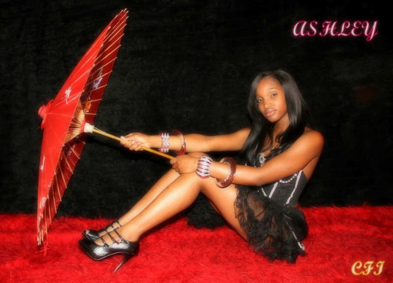 Female model photo shoot of Ms Trini Minnie