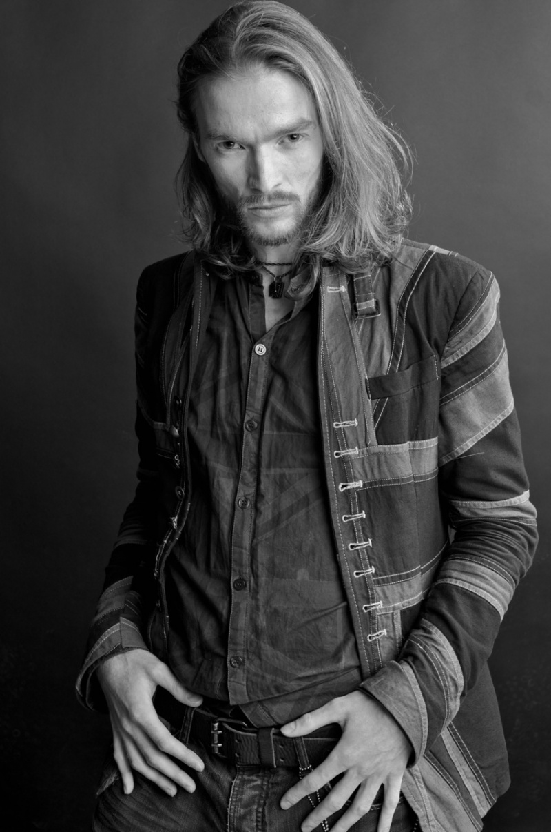 Male model photo shoot of Pierre Filloux by De_best
