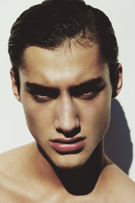 Male model photo shoot of Roberto-Cifuentes