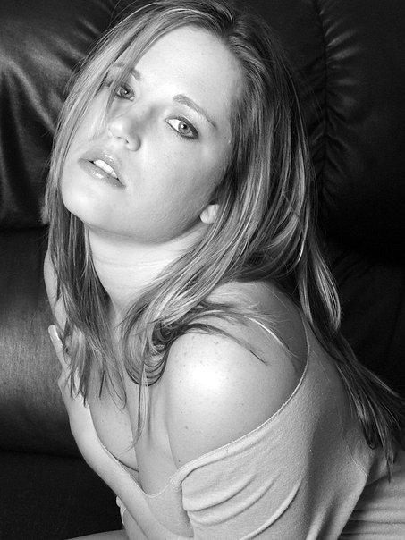 Female model photo shoot of Erika Collins