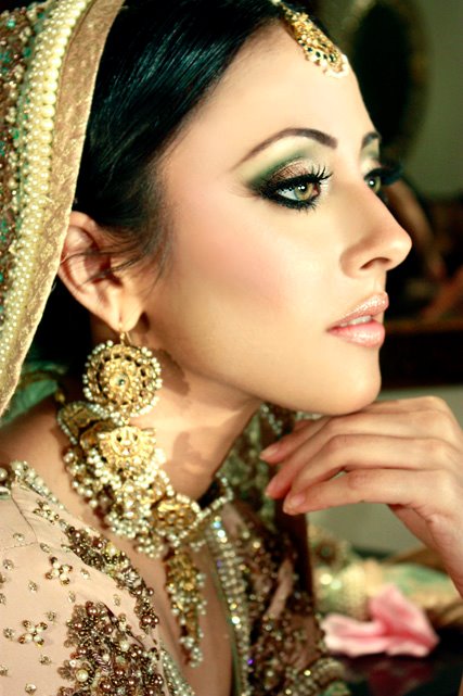 Female model photo shoot of Anam Falak  in Karachi