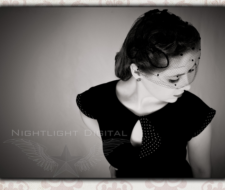 Female model photo shoot of Nachtlicht