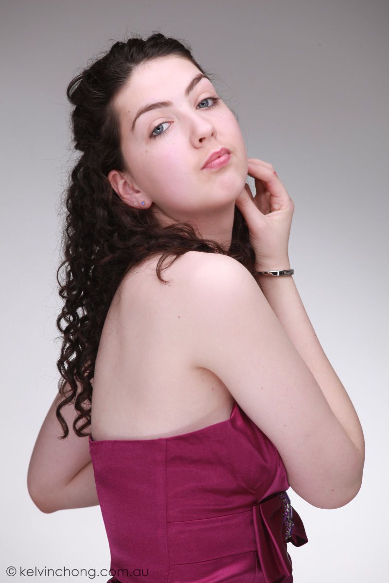 Female model photo shoot of Elizabeth Harley