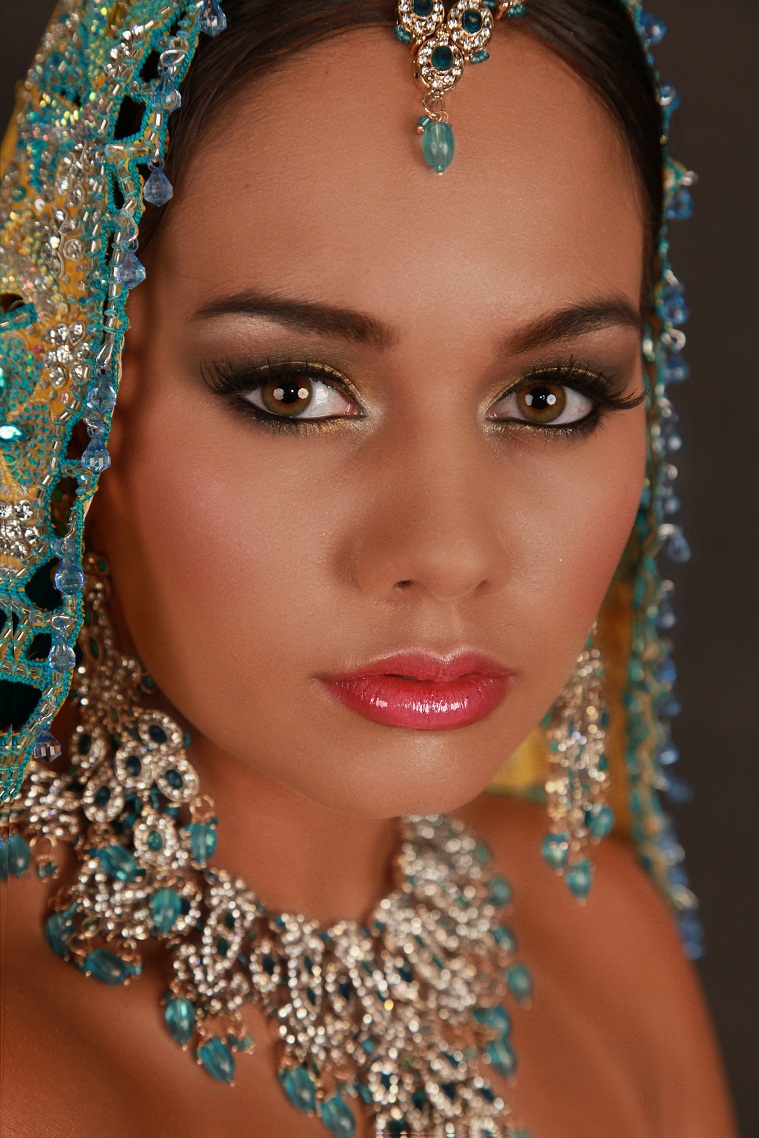Female model photo shoot of Sharina Makeup