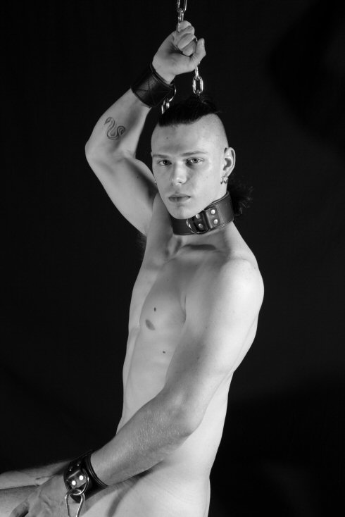 Male model photo shoot of Travis Hess