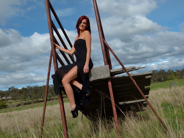 Female model photo shoot of Natalie R Hughes in Random paddock