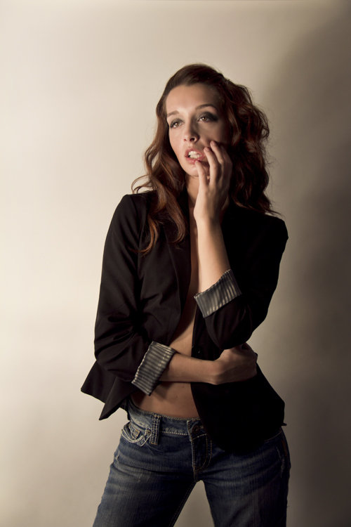 Female model photo shoot of Jess Lynne by T__