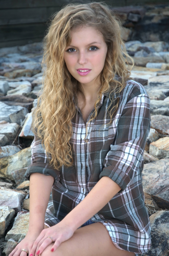 Female model photo shoot of Lauren Pallett by RiverCityPhotographics